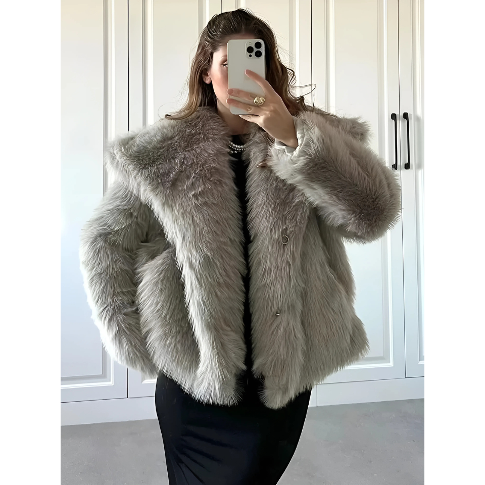 VALÉRIA Faux Fur Coat