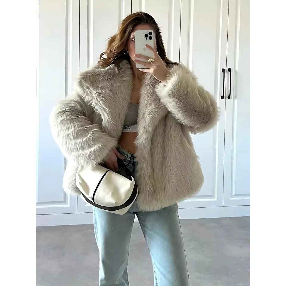 VALÉRIA Faux Fur Coat