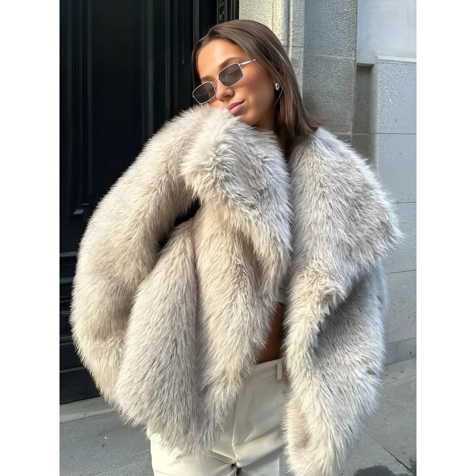 VALÉRIA Faux Fur Coat