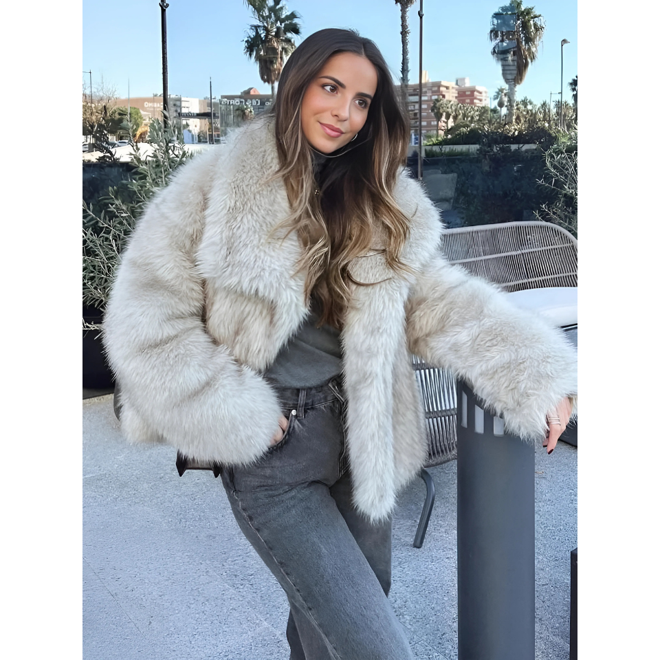 VALÉRIA Faux Fur Coat