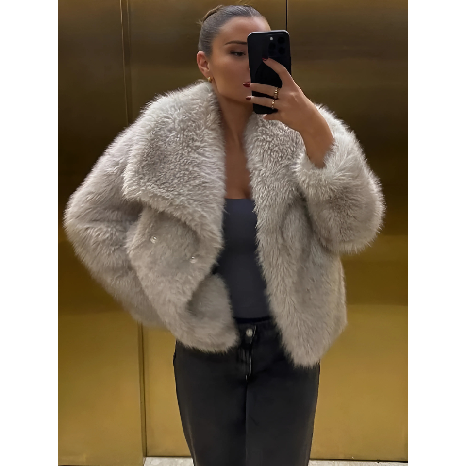 VALÉRIA Faux Fur Coat